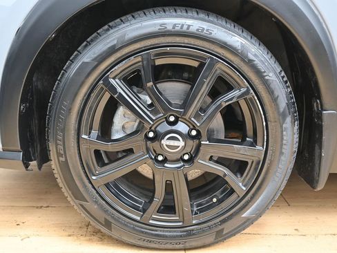 Used 2024 Nissan Kicks SV w/ Interior Electronics Package FWD image 9