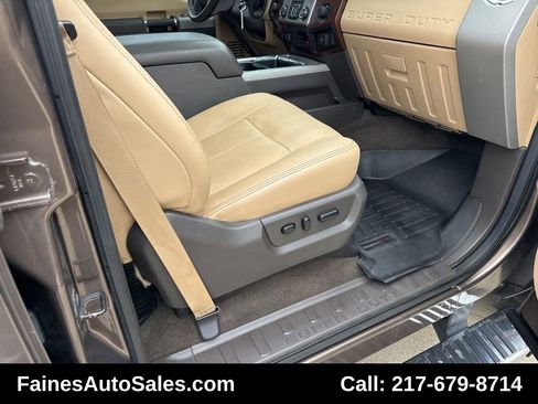 Used 2015 Ford F250 Lariat w/ Chrome Package image 92