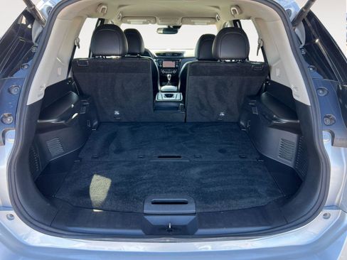 Used 2019 Nissan Rogue SL FWD image 18