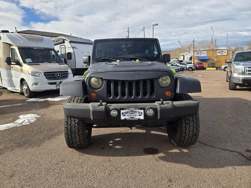 Used 2013 Jeep Wrangler Unlimited Sahara w/ Connectivity Group AWD/4WD image 2