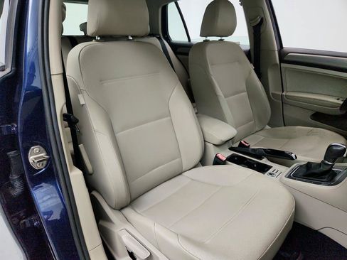 Used 2015 Volkswagen Golf S FWD image 22