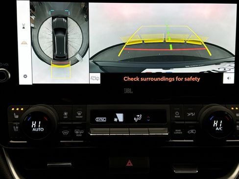 Used 2024 Toyota Grand Highlander AWD image 16