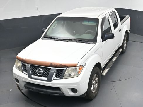 Used 2012 Nissan Frontier SV image 26