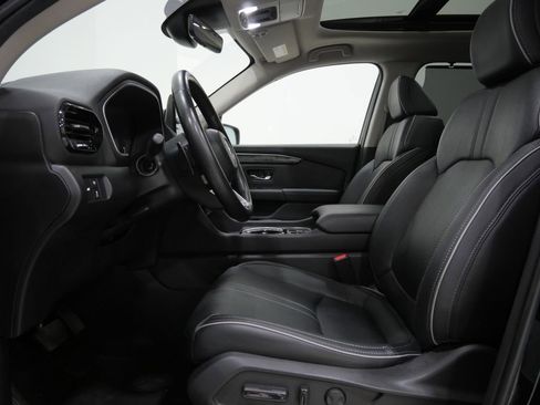 Used 2025 Honda Pilot Elite image 13