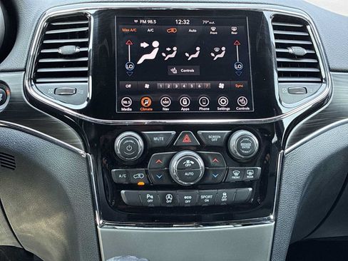 Used 2020 Jeep Grand Cherokee Limited AWD/4WD image 17
