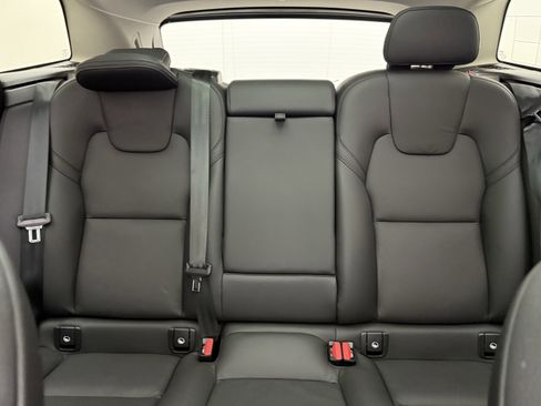 Certified 2025 Volvo XC60 B5 Plus AWD/4WD image 27