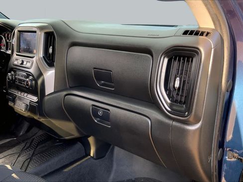 Used 2021 Chevrolet Silverado 2500 Custom w/ Custom Value Package AWD/4WD image 19