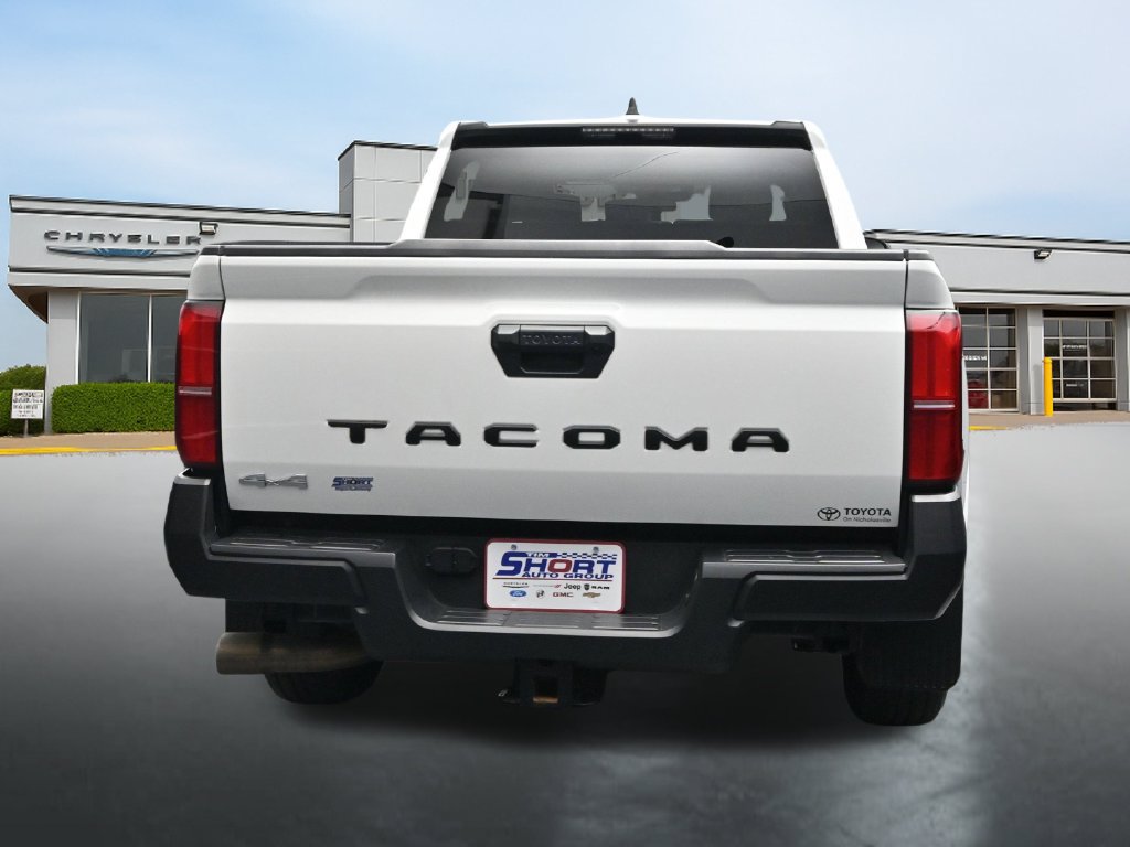 Used 2025 Toyota Tacoma SR AWD/4WD image 4