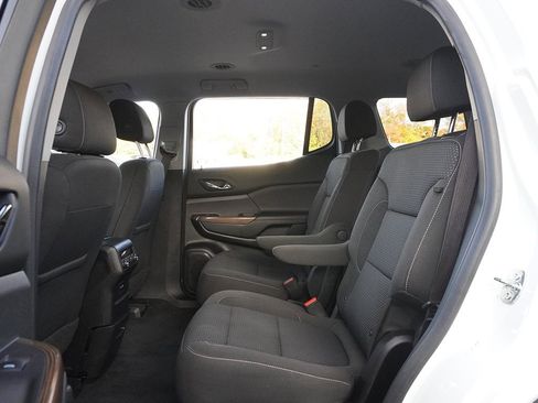 Used 2020 GMC Acadia SLE image 29