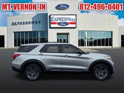 Used 2024 Ford Explorer XLT w/ Equipment Group 202A AWD/4WD image 5