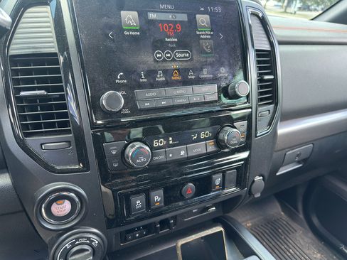 Used 2022 Nissan Titan PRO-4X AWD/4WD image 24