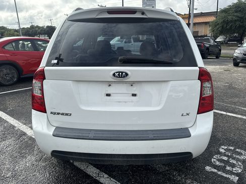 Used 2009 Kia Rondo LX FWD image 7