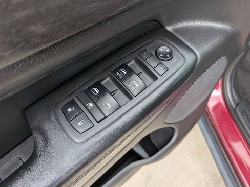 Used 2018 Jeep Grand Cherokee Laredo RWD image 20