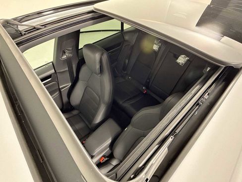 New 2026 Porsche Macan Electric RWD image 22