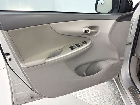 Used 2010 Toyota Corolla image 13