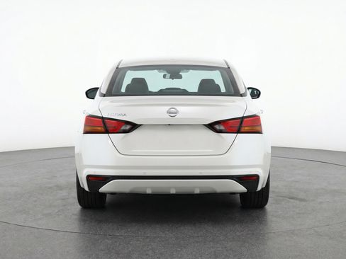 Used 2025 Nissan Altima 2.5 SV FWD image 7