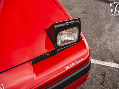 Used 1989 Pontiac Firebird Formula RWD image 38