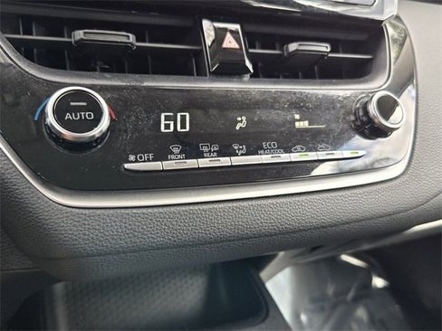 Used 2021 Toyota Corolla LE image 19