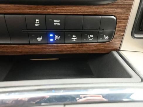 Used 2016 RAM 1500 Laramie w/ Convenience Group AWD/4WD image 31