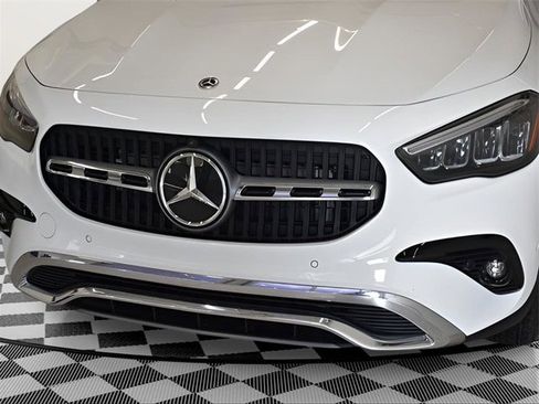 New 2025 Mercedes-Benz GLA 250 4MATIC image 8