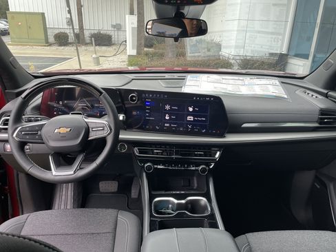 New 2025 Chevrolet Traverse LT w/ Enhanced Driving Package image 37