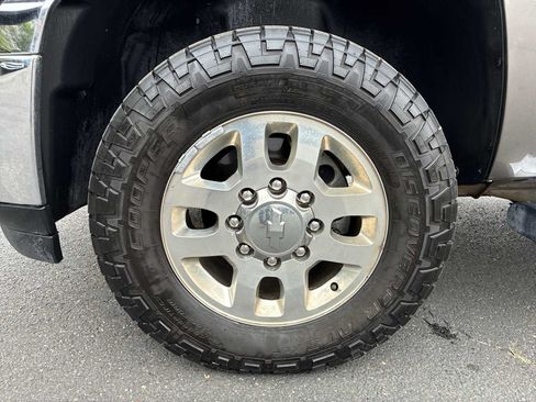 Used 2013 Chevrolet Silverado 2500 LTZ w/ LTZ Plus Package AWD/4WD image 17