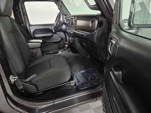 Used 2018 Jeep Wrangler Sport image 31