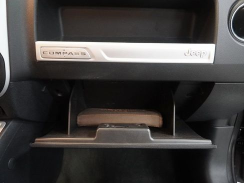 Used 2016 Jeep Compass High Altitude image 36