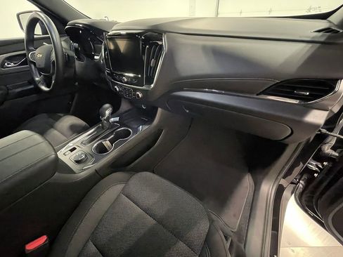 Used 2023 Chevrolet Traverse LT w/ Rear Camera Mirror Package AWD/4WD image 29