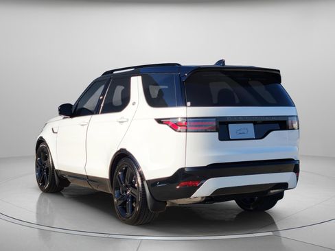 New 2026 Land Rover Discovery Dynamic SE image 3