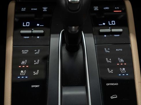 Used 2023 Porsche Macan AWD/4WD image 20
