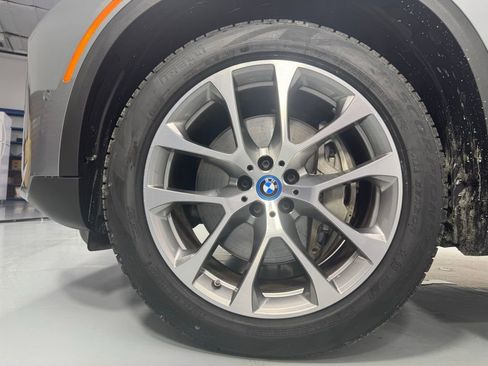 Certified 2025 BMW X5 xDrive50e w/ Parking Assistance Package AWD/4WD image 13