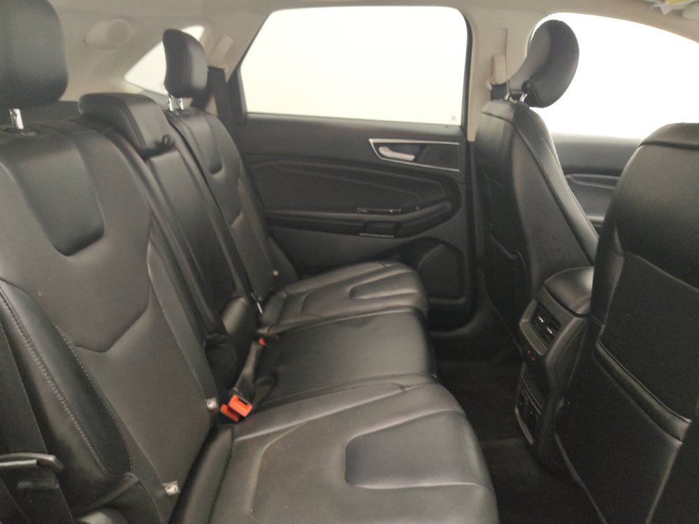 Used 2018 Ford Edge Titanium w/ Equipment Group 301A FWD image 19