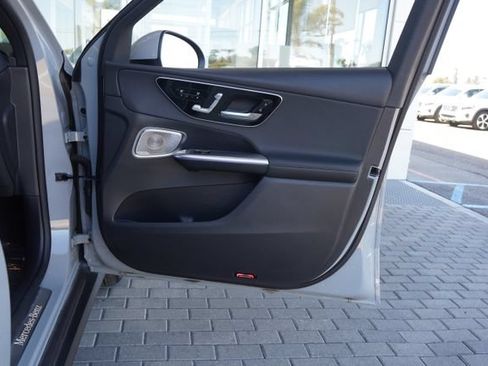 Used 2026 Mercedes-Benz GLC 300 image 14