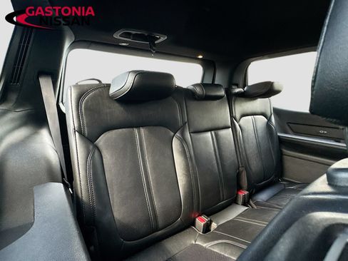 Used 2024 Jeep Wagoneer Series II w/ Flexible Seating Group RWD image 37