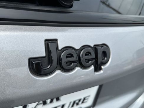 Used 2022 Jeep Compass Latitude w/ Sun and Sound Group AWD/4WD image 83