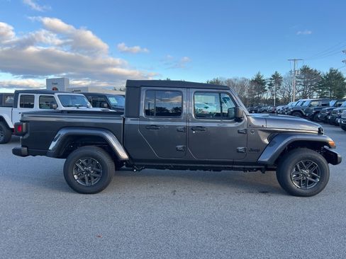 New 2026 Jeep Gladiator Sport image 8