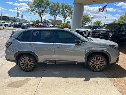Used 2025 Subaru Forester Sport AWD/4WD image 4