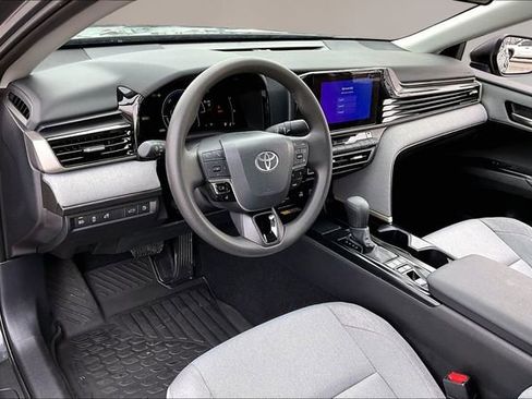 Used 2025 Toyota Camry LE image 14