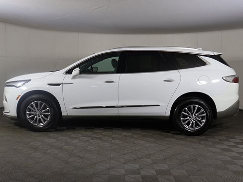 Used 2024 Buick Enclave Premium image 16