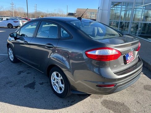 Used 2015 Ford Fiesta SE image 3