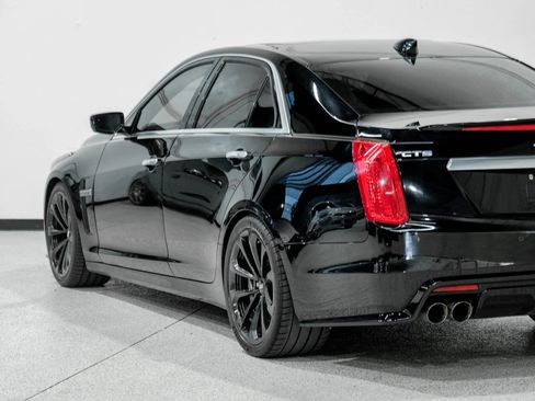Used 2018 Cadillac CTS V w/ Luxury Package image 13