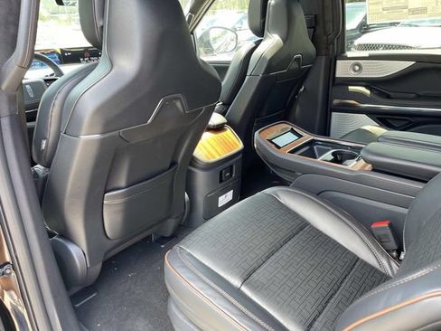 New 2026 Lincoln Navigator Black Label AWD/4WD image 17