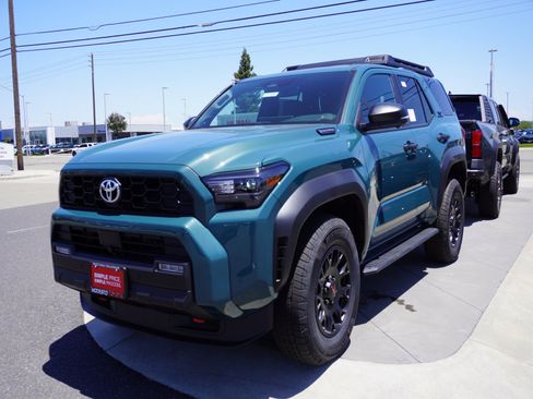 New 2026 Toyota 4Runner TRD Off-Road Premium AWD/4WD image 6