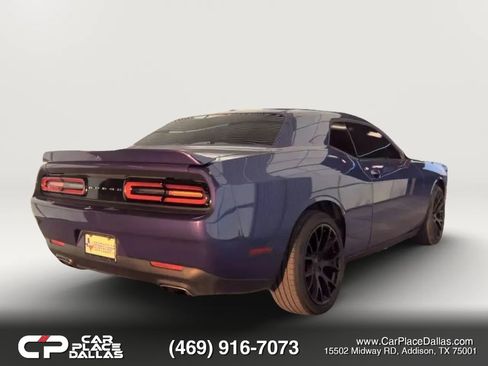 Used 2019 Dodge Challenger SXT RWD image 3
