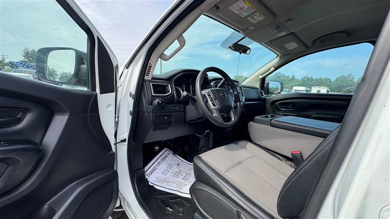 Used 2017 Nissan Titan S AWD/4WD image 37