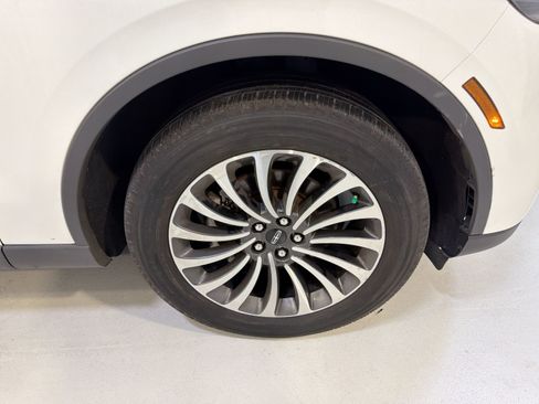 Used 2022 Lincoln Aviator AWD w/ Premium Package image 31
