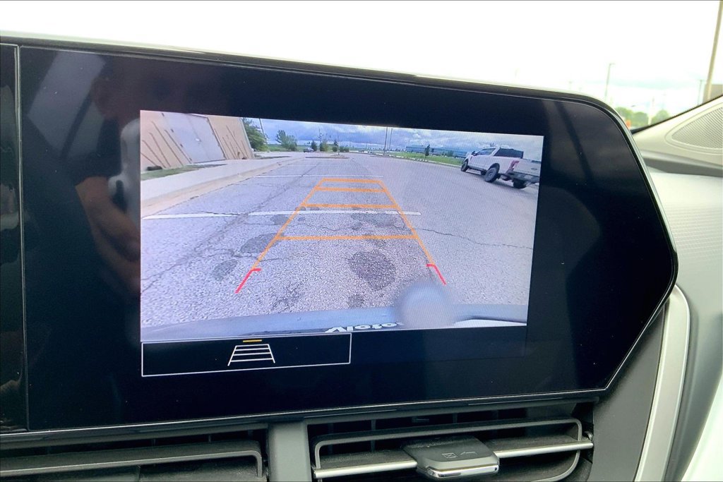 Used 2026 Chevrolet Trax LS FWD image 19