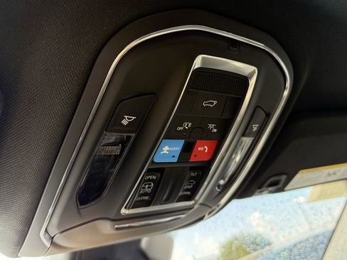 New 2025 Jeep Grand Cherokee L Altitude RWD image 27