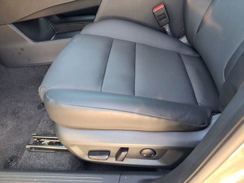 Used 2025 Nissan Rogue SV w/ SV Premium Package image 21